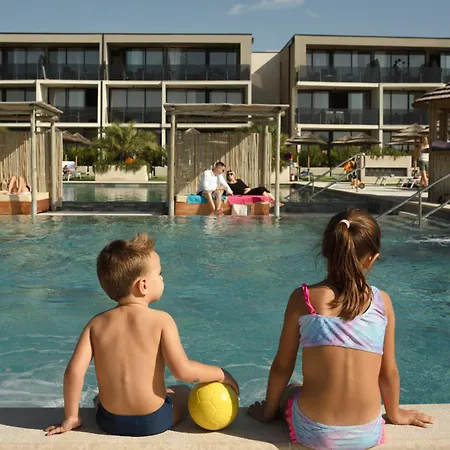 شقة فندقية Del Mar Emotion 4*
